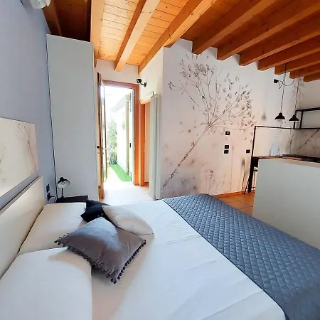 Nuova Casa Flora, Monolocale Con Minigiardino *